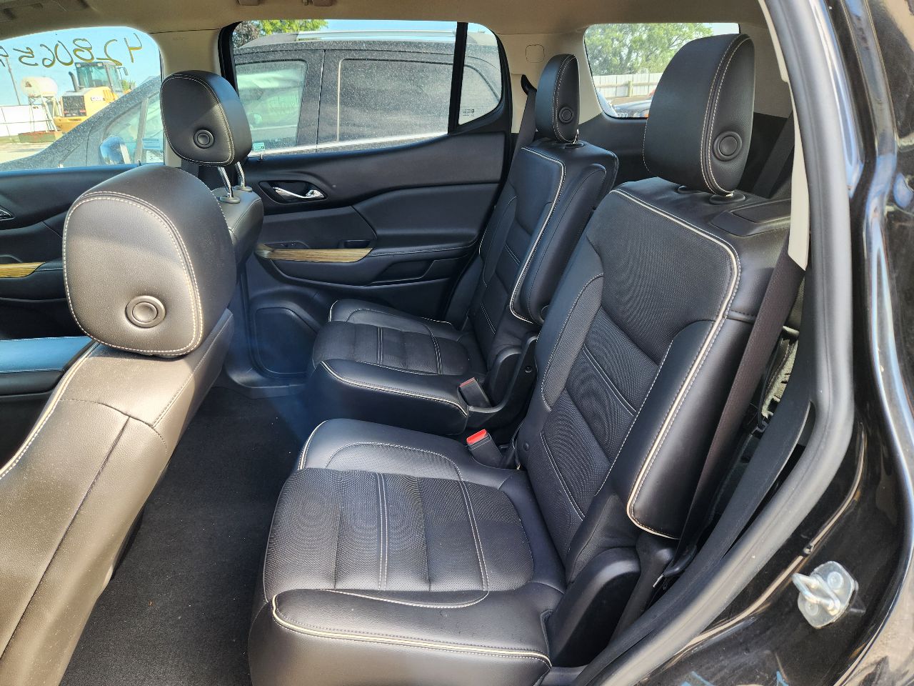 Vehicle/247841_10.jpg