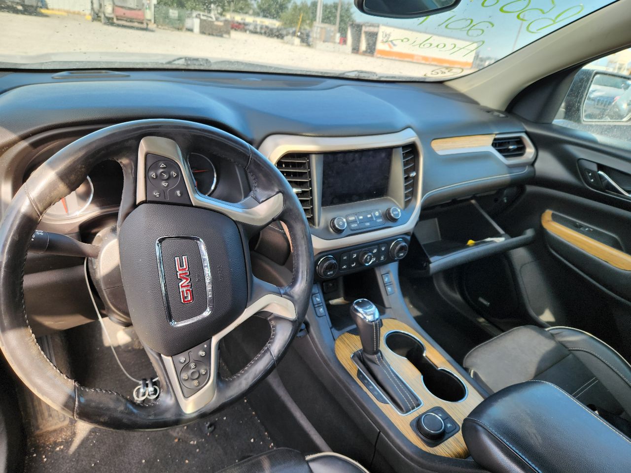 Vehicle/247841_14.jpg