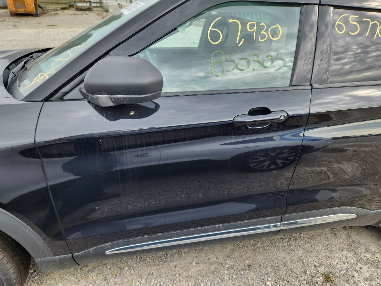 Vehicle/247907_16.jpg