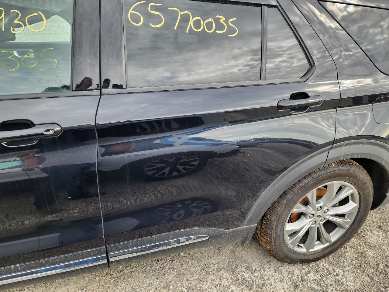 Vehicle/247907_17.jpg