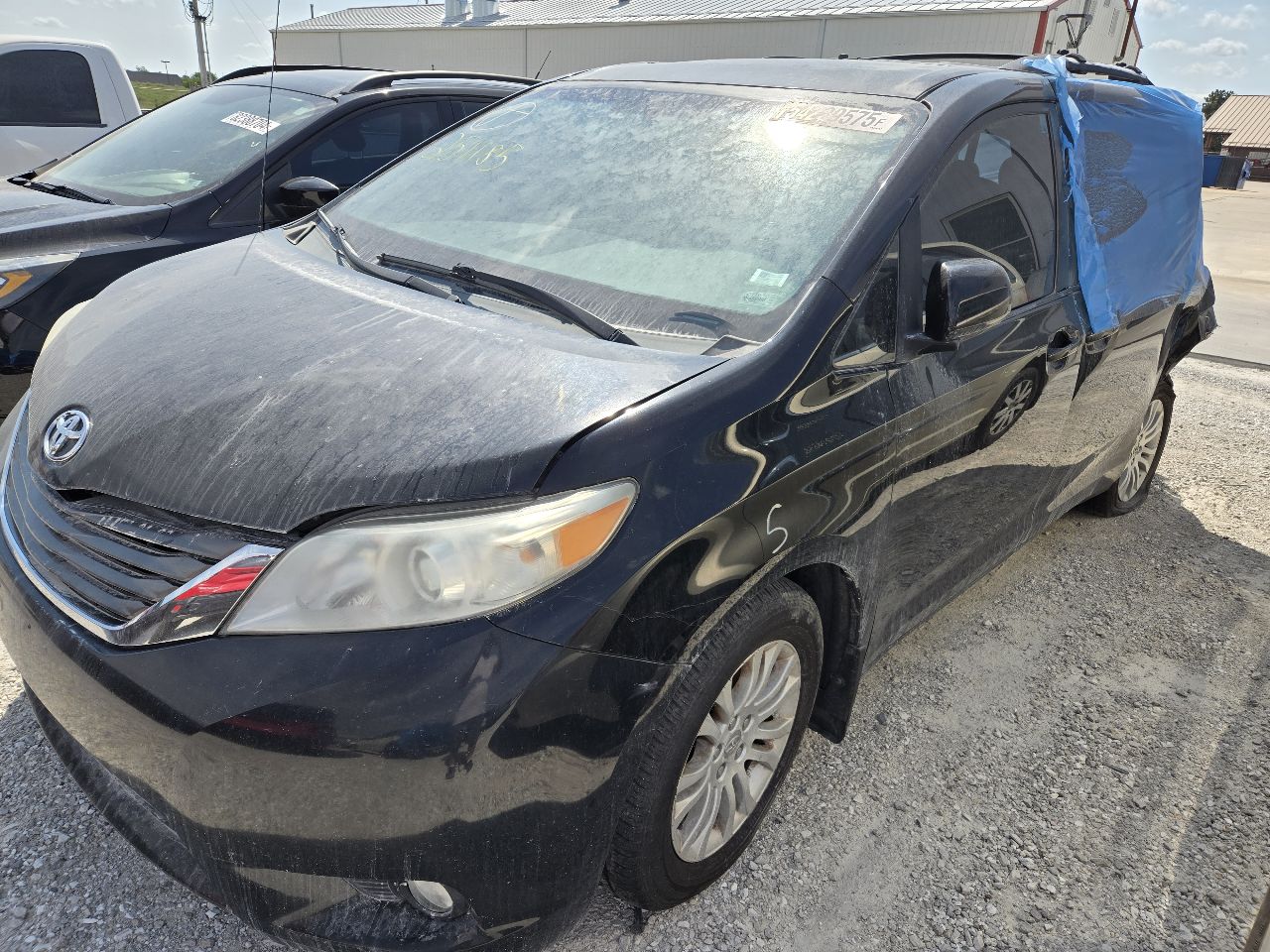 https://f005.backblazeb2.com/file/img-partshotlines-com/Inventory/EX441/Vehicle/247948_02.jpg