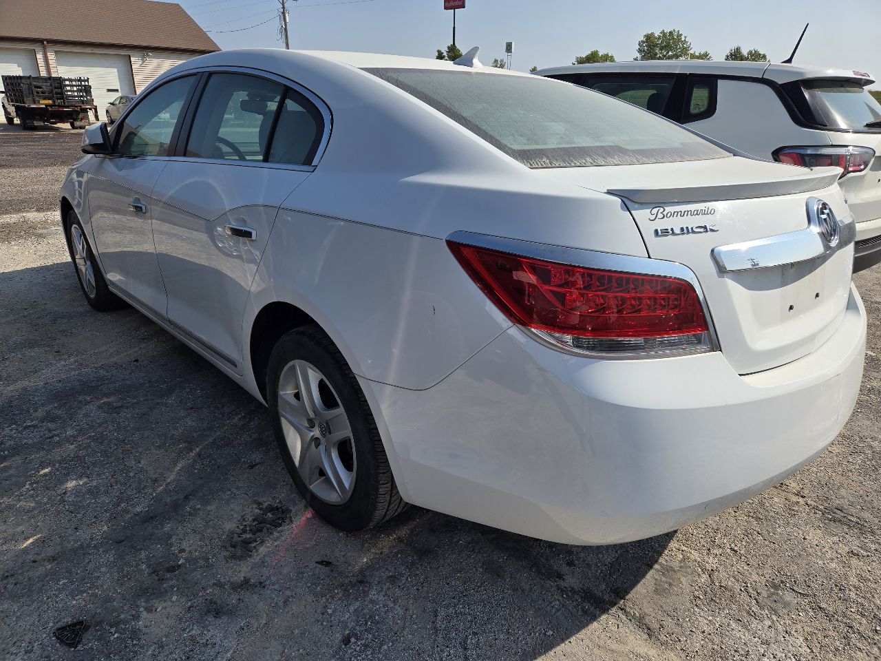 Vehicle/247988_03.jpg
