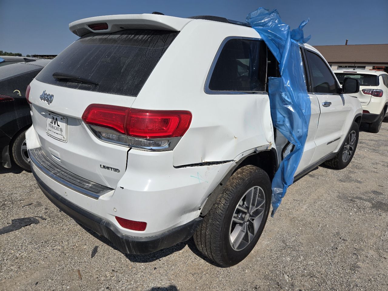 Vehicle/248009_04.jpg