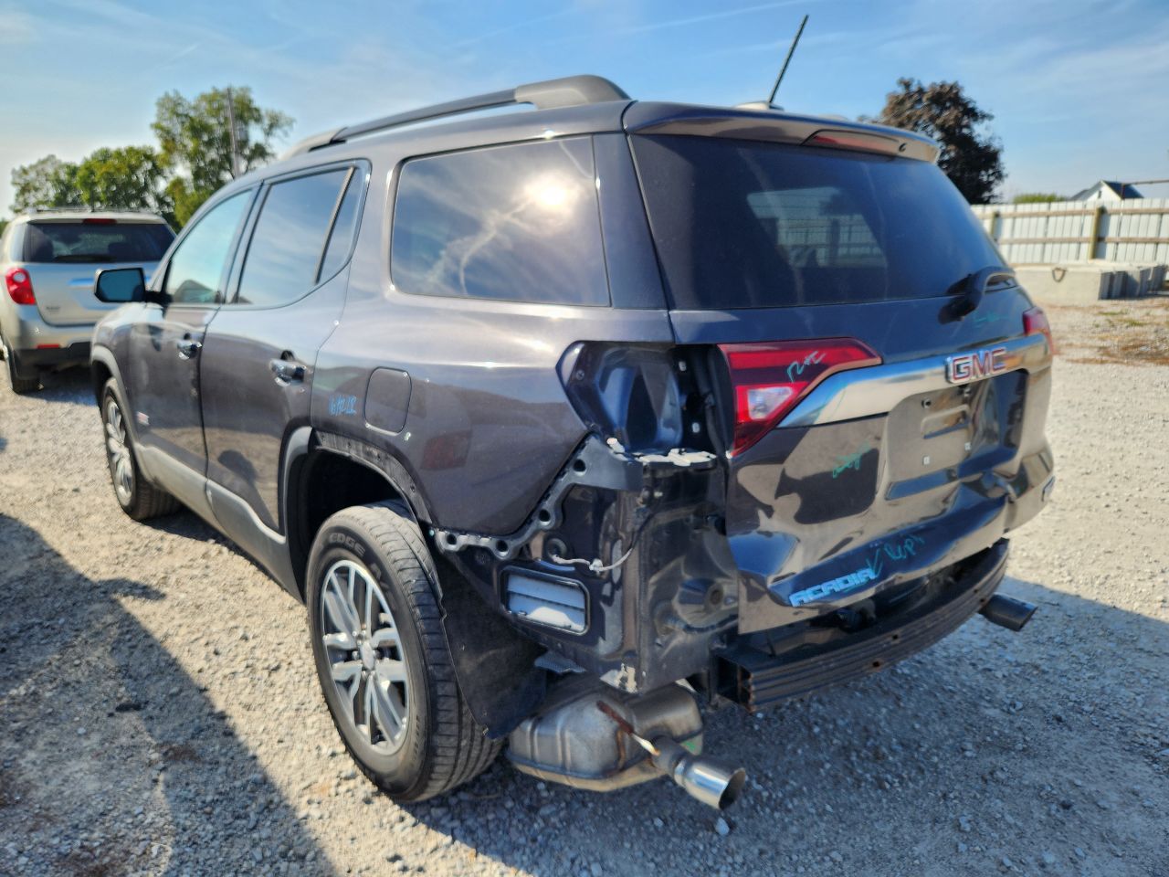 Vehicle/248034_02.jpg