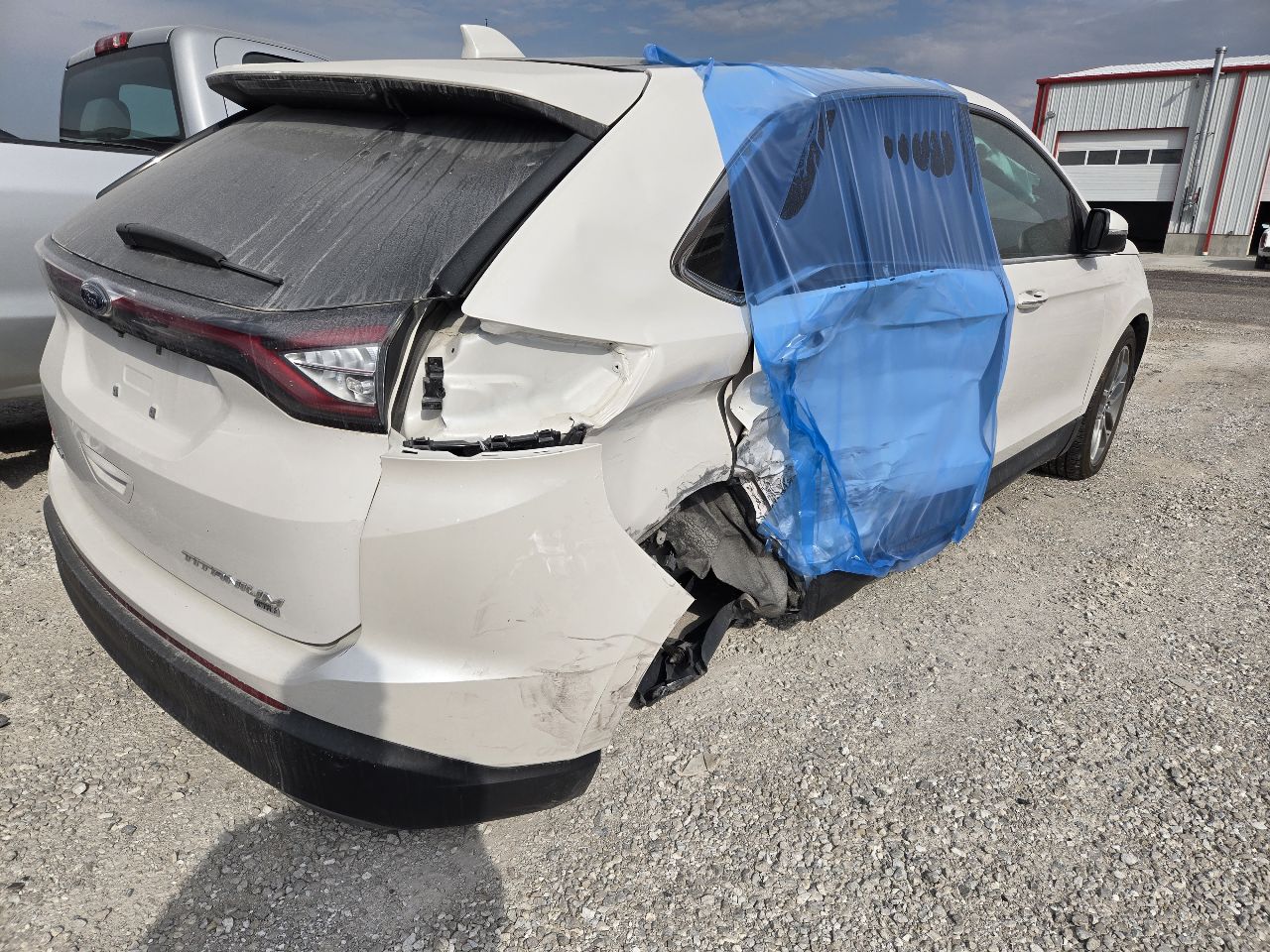 https://f005.backblazeb2.com/file/img-partshotlines-com/Inventory/EX441/Vehicle/248057_04.jpg