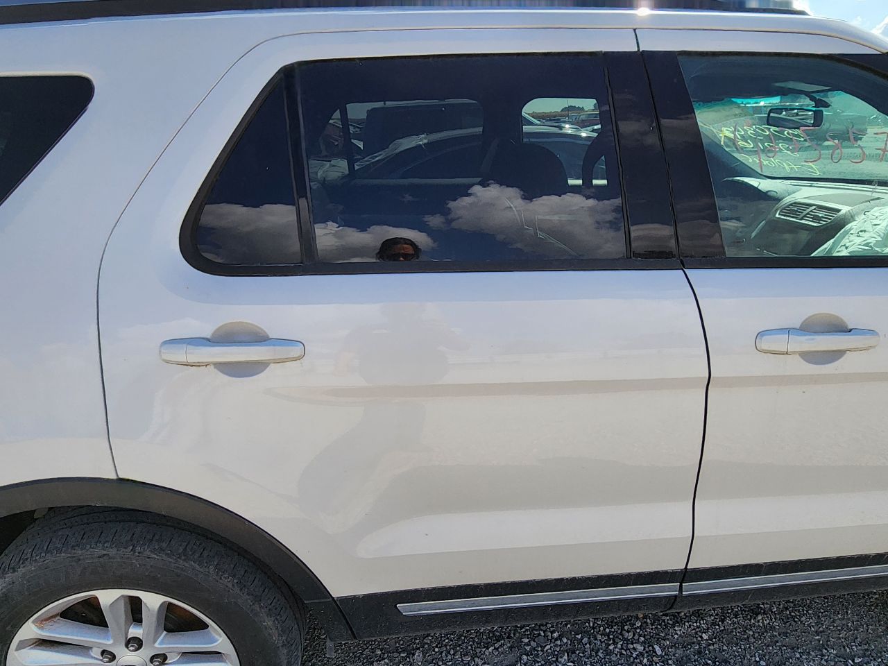 https://f005.backblazeb2.com/file/img-partshotlines-com/Inventory/EX441/Vehicle/248065_12.jpg