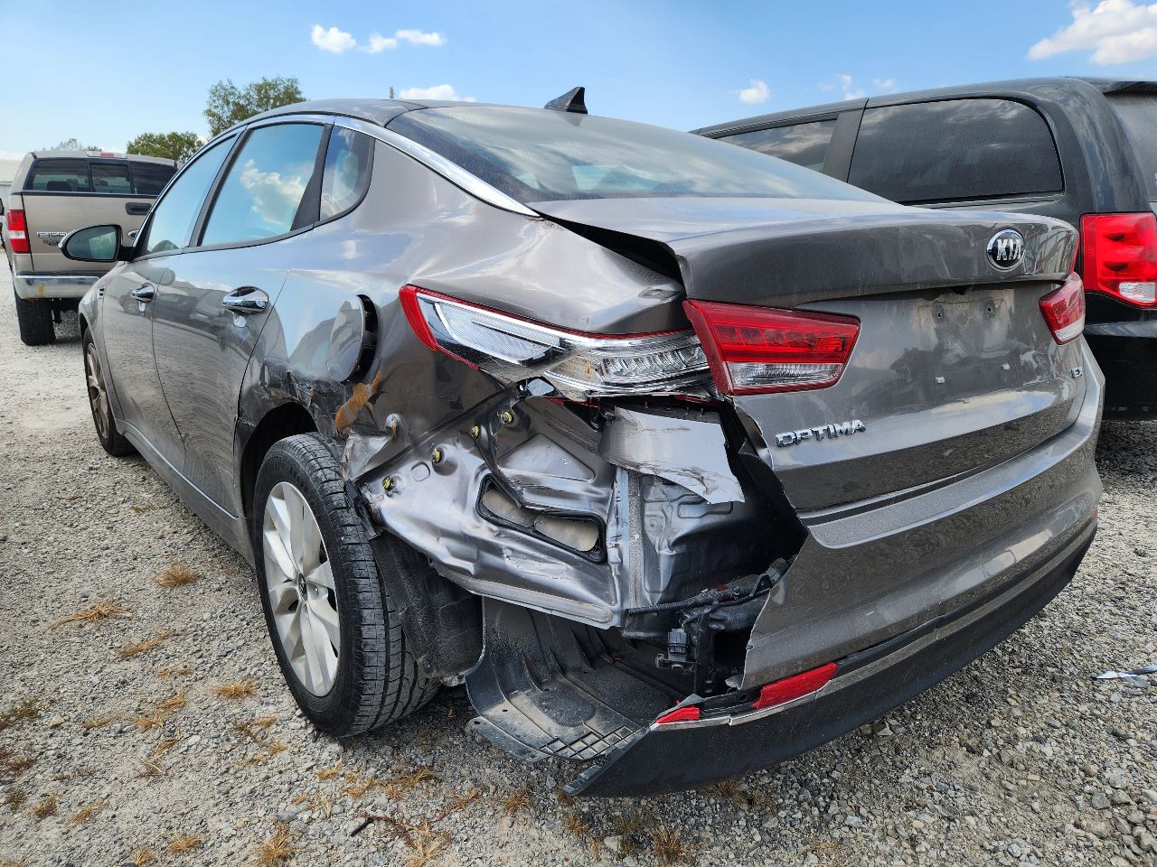 https://f005.backblazeb2.com/file/img-partshotlines-com/Inventory/EX441/Vehicle/248211_02.jpg