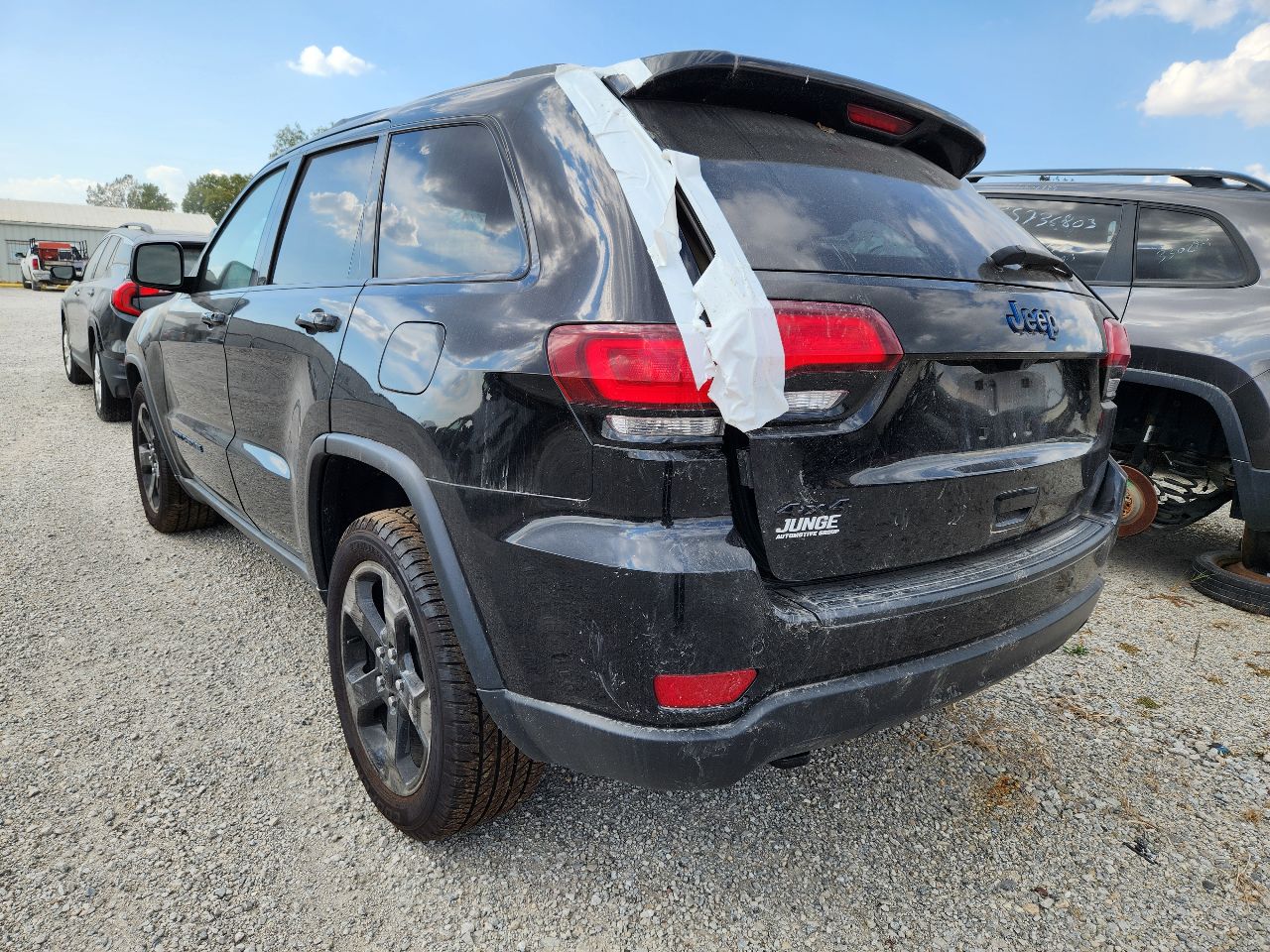 Vehicle/248213_02.jpg