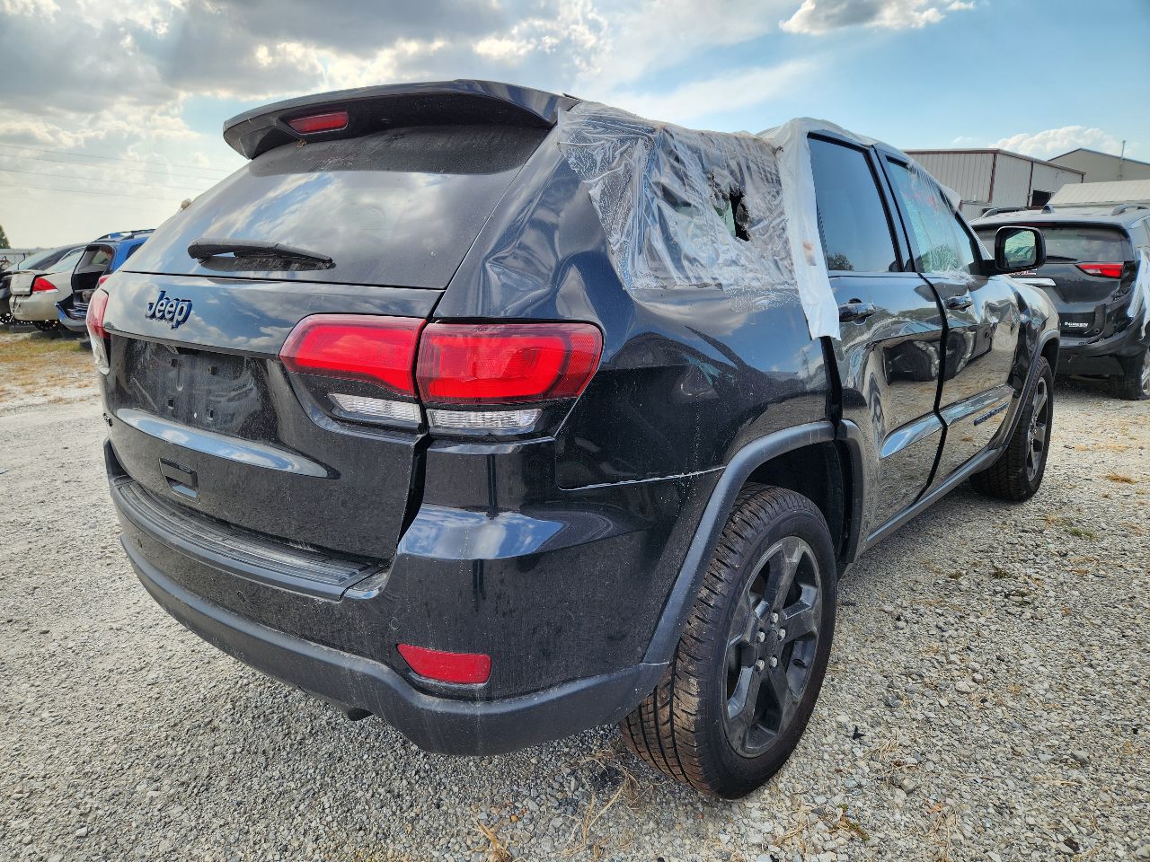 Vehicle/248213_03.jpg