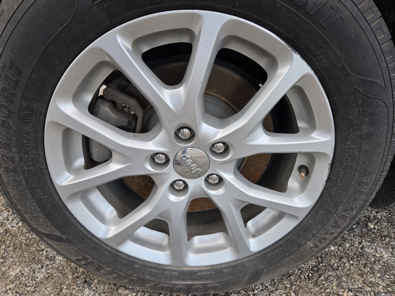 Vehicle/248465_06.jpg