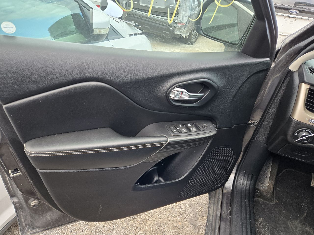 Vehicle/248465_10.jpg