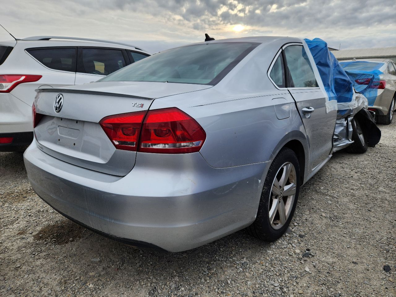 Vehicle/248582_03.jpg