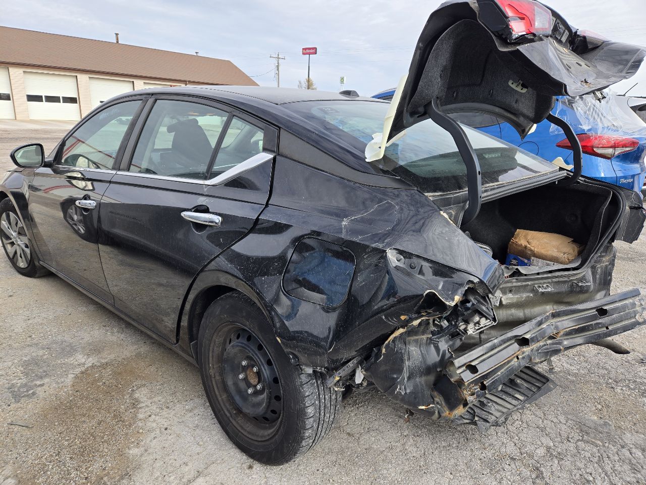 Vehicle/248589_03.jpg