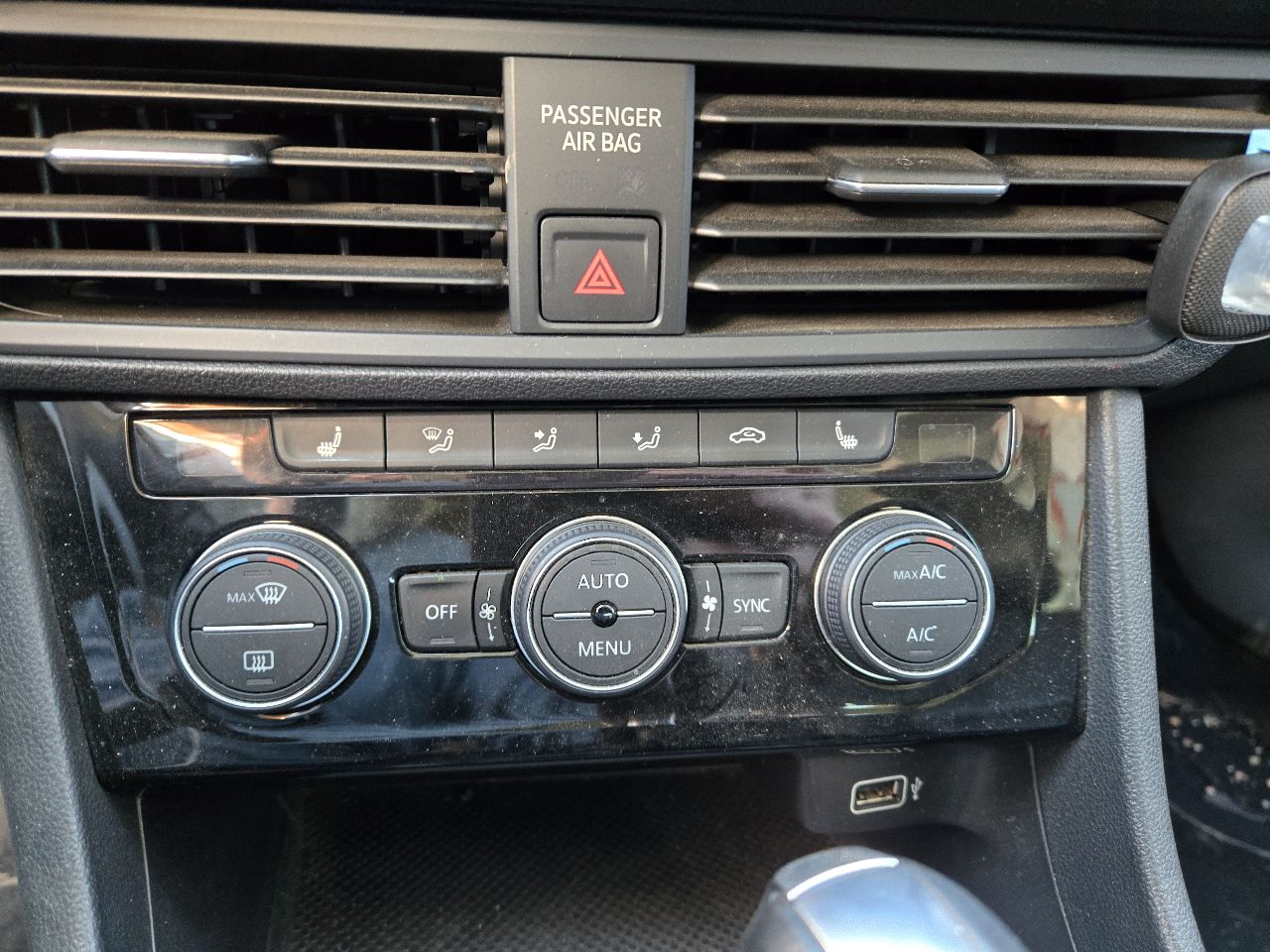 Vehicle/248674_12.jpg