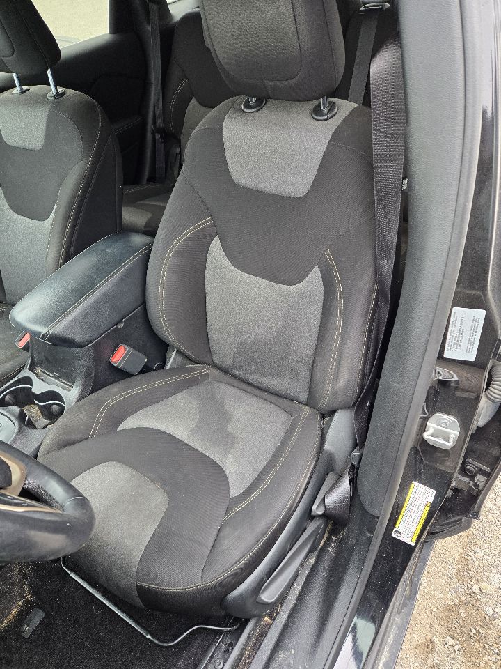 https://f005.backblazeb2.com/file/img-partshotlines-com/Inventory/EX441/Vehicle/248685_10.jpg