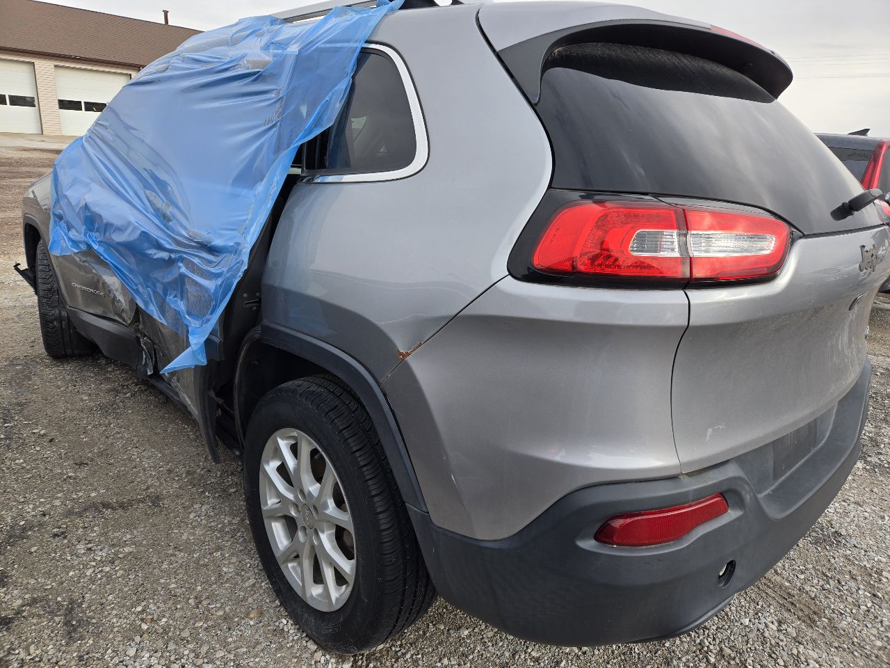 Vehicle/248688_03.jpg
