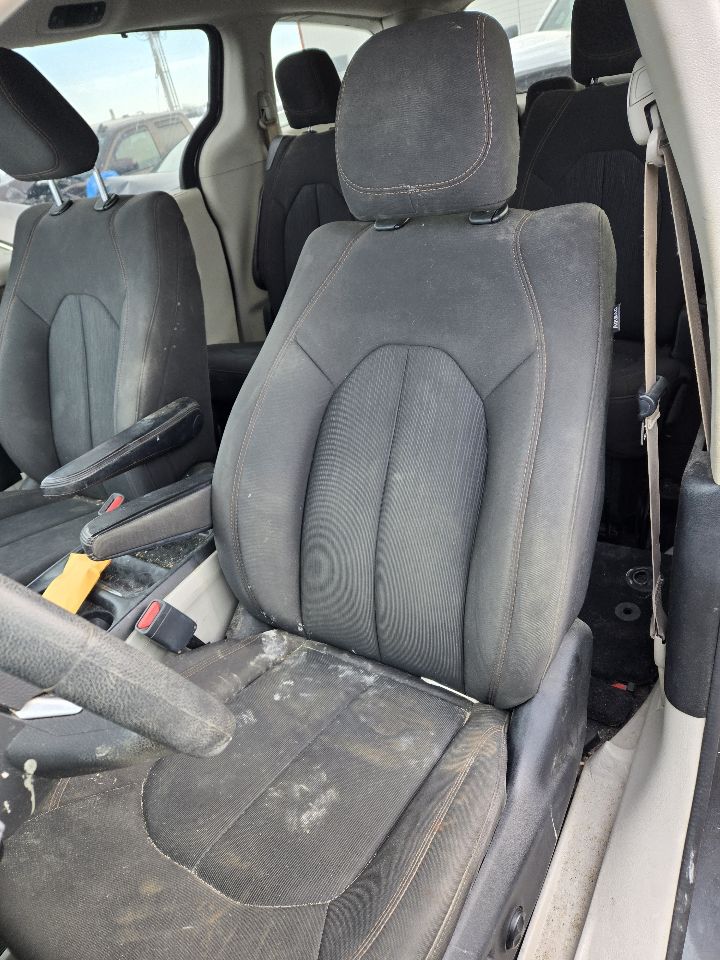 https://f005.backblazeb2.com/file/img-partshotlines-com/Inventory/EX441/Vehicle/248874_10.jpg