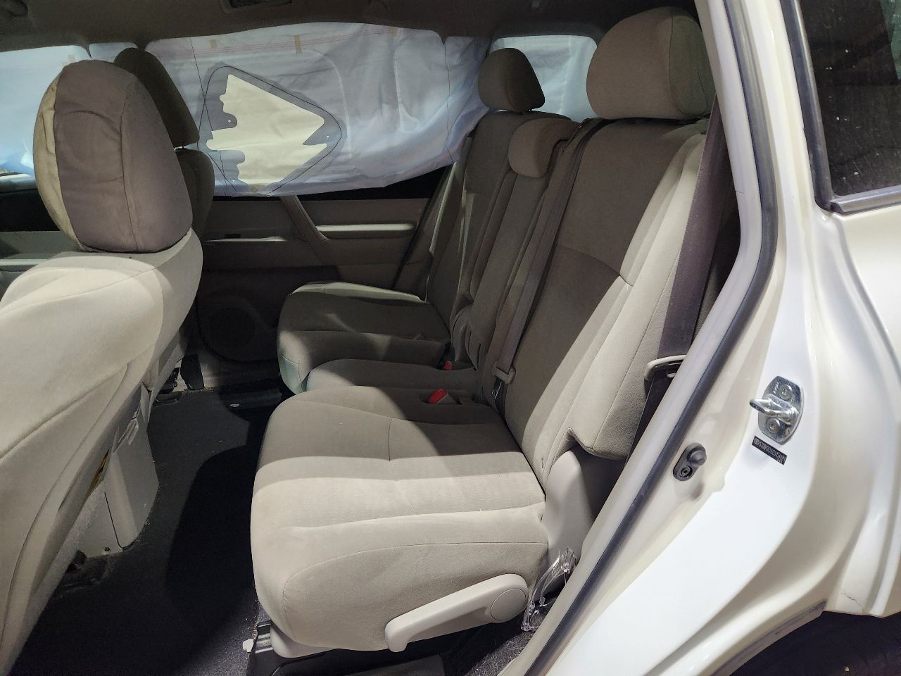 https://f005.backblazeb2.com/file/img-partshotlines-com/Inventory/EX441/Vehicle/248893_12.jpg