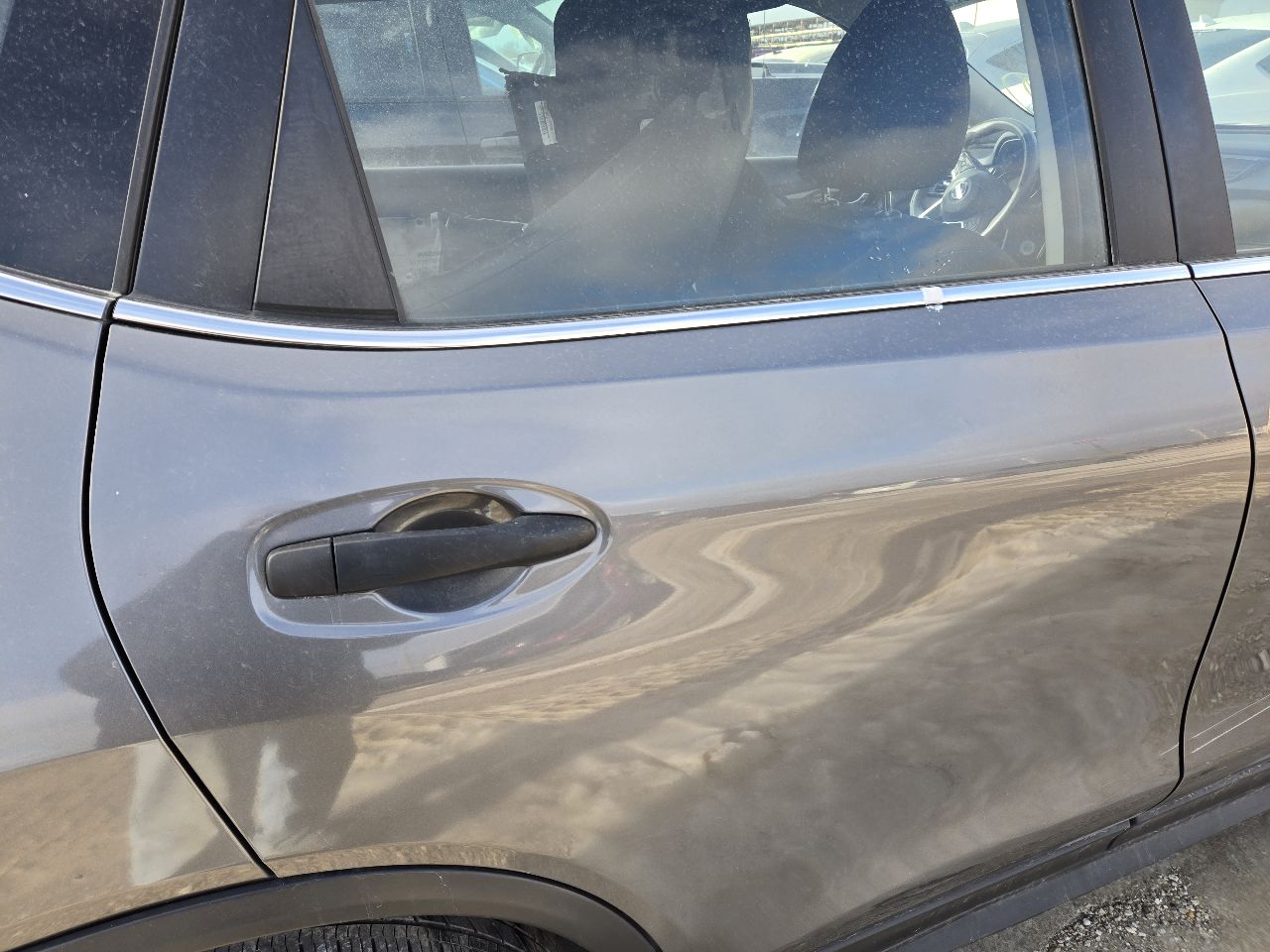 Vehicle/248923_06.jpg