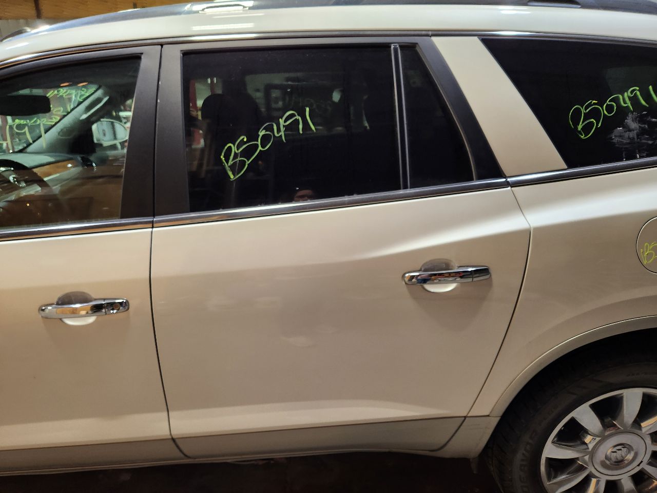 Vehicle/248932_14.jpg