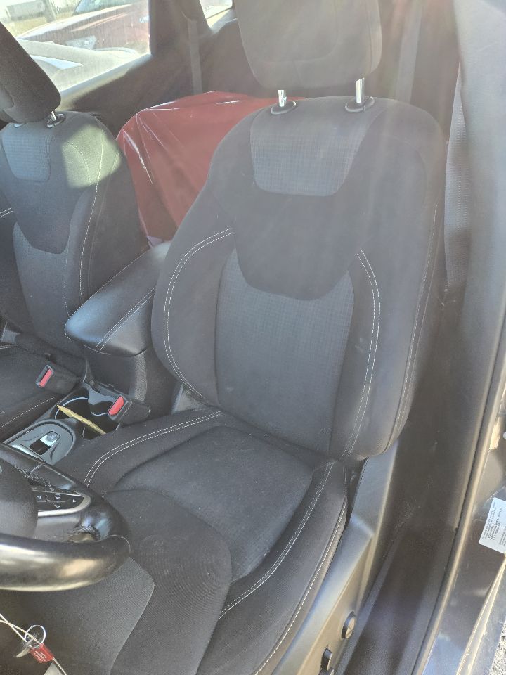 Vehicle/249012_12.jpg