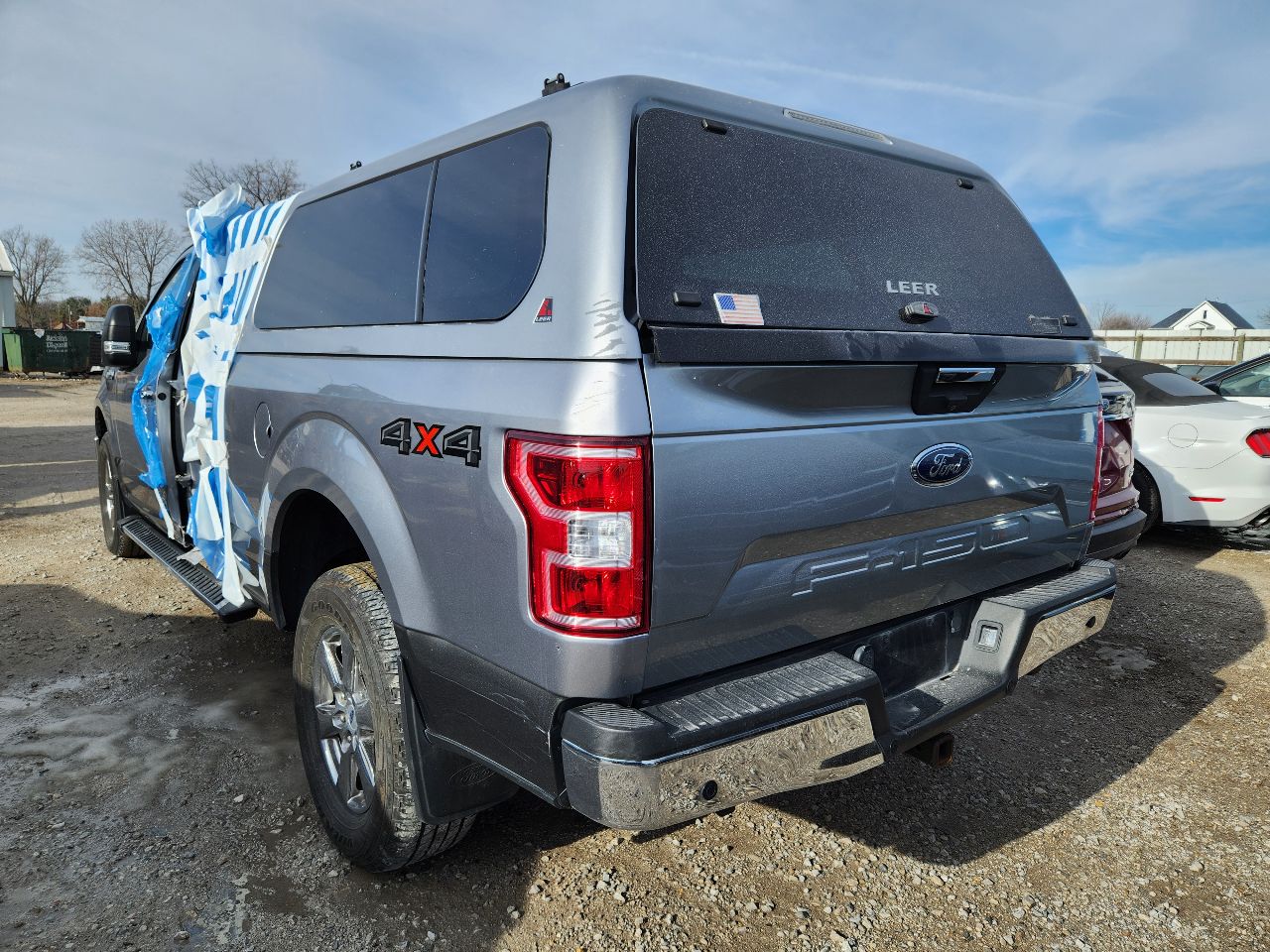 Vehicle/249084_02.jpg