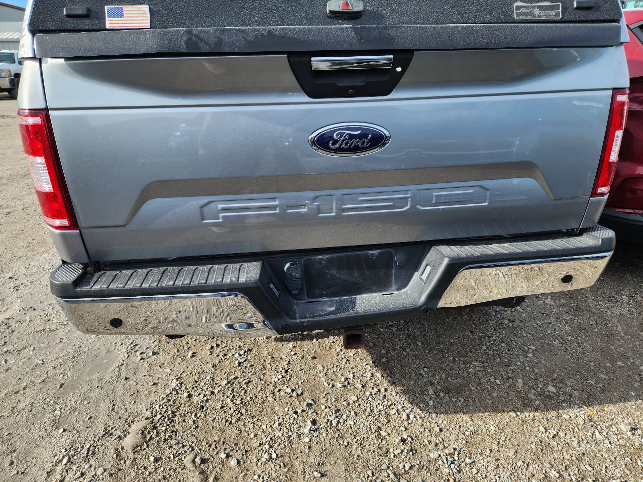 Vehicle/249084_08.jpg