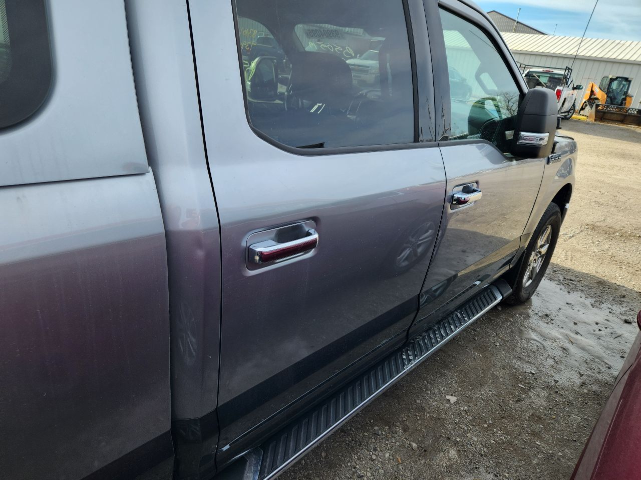 Vehicle/249084_09.jpg