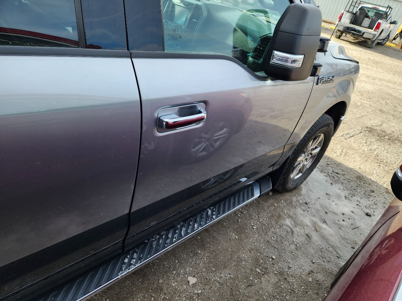 Vehicle/249084_10.jpg