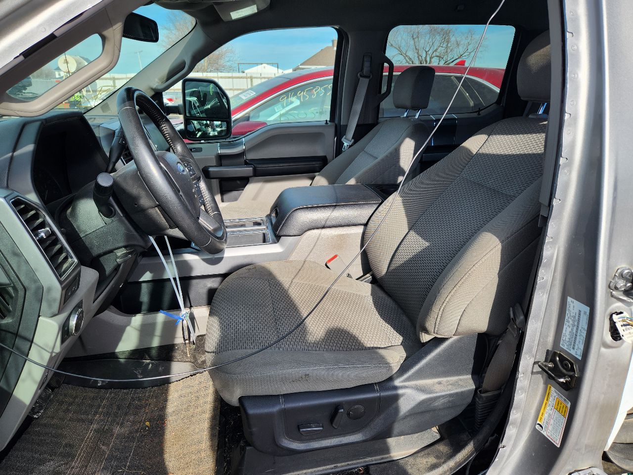 Vehicle/249084_12.jpg