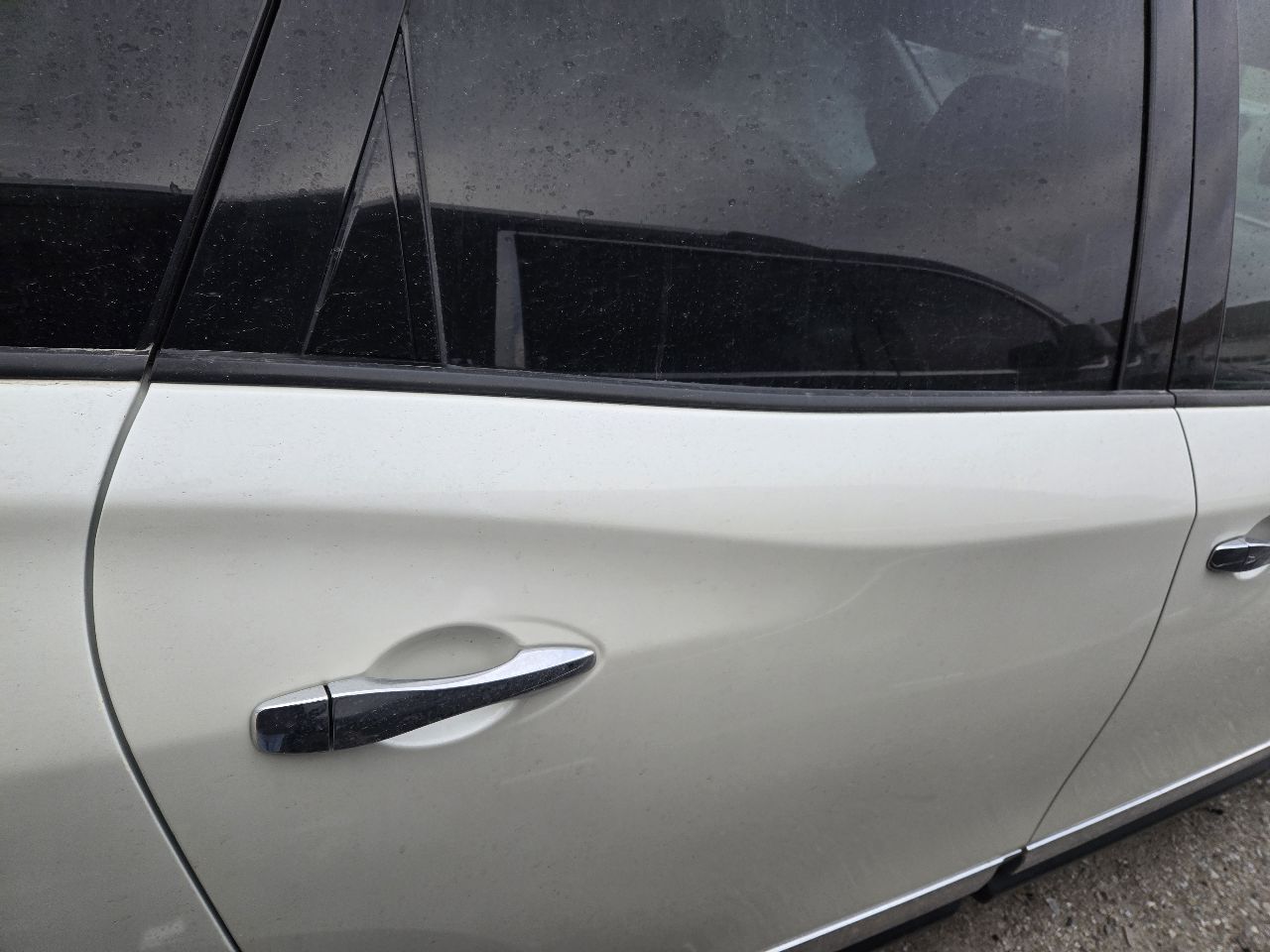 Vehicle/249096_07.jpg