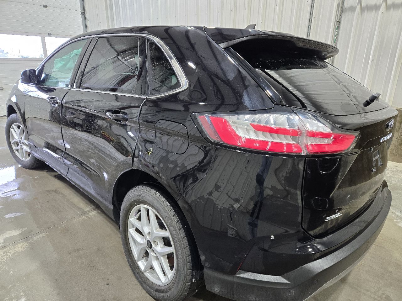 Vehicle/249135_03.jpg