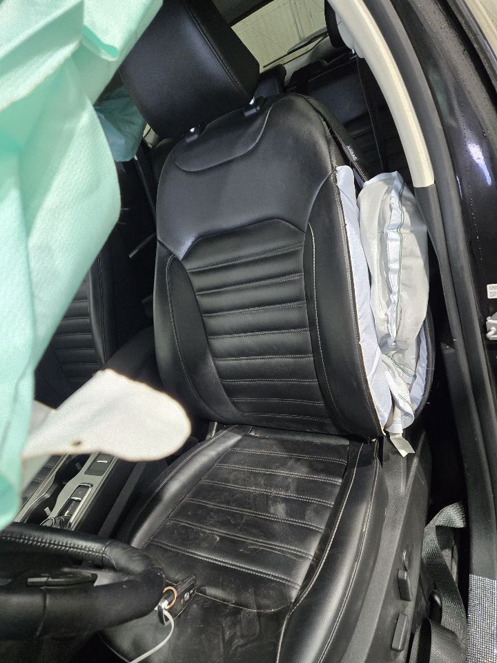 Vehicle/249135_12.jpg