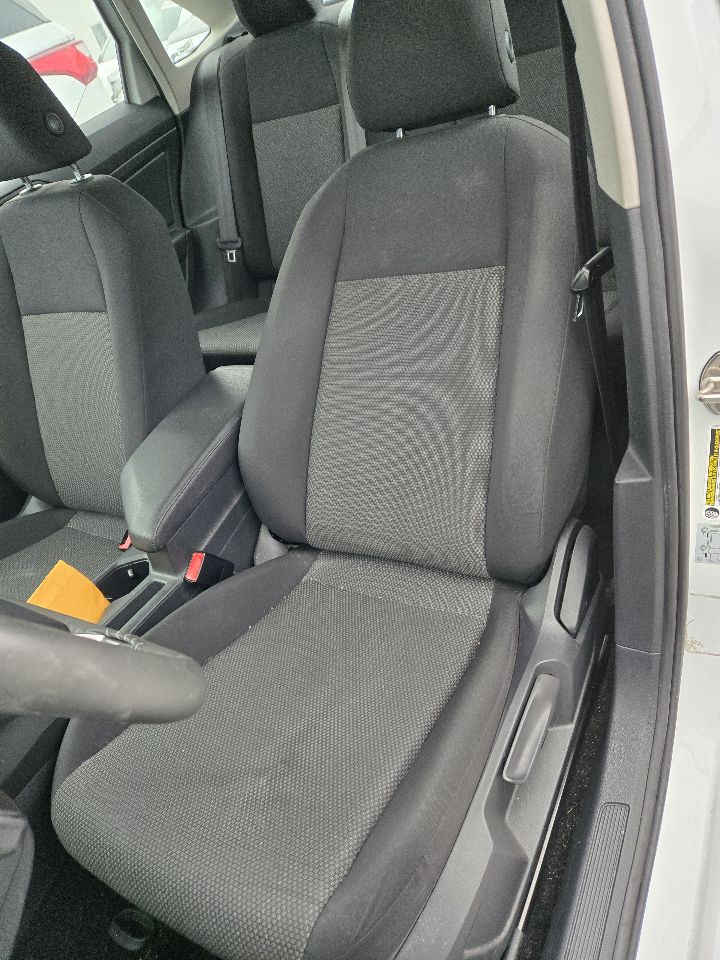Vehicle/249348_11.jpg