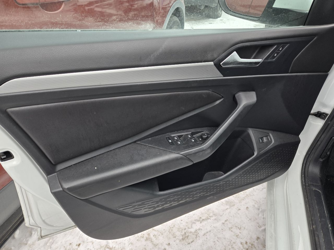 Vehicle/249348_12.jpg