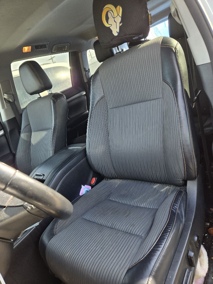 Vehicle/249417_12.jpg