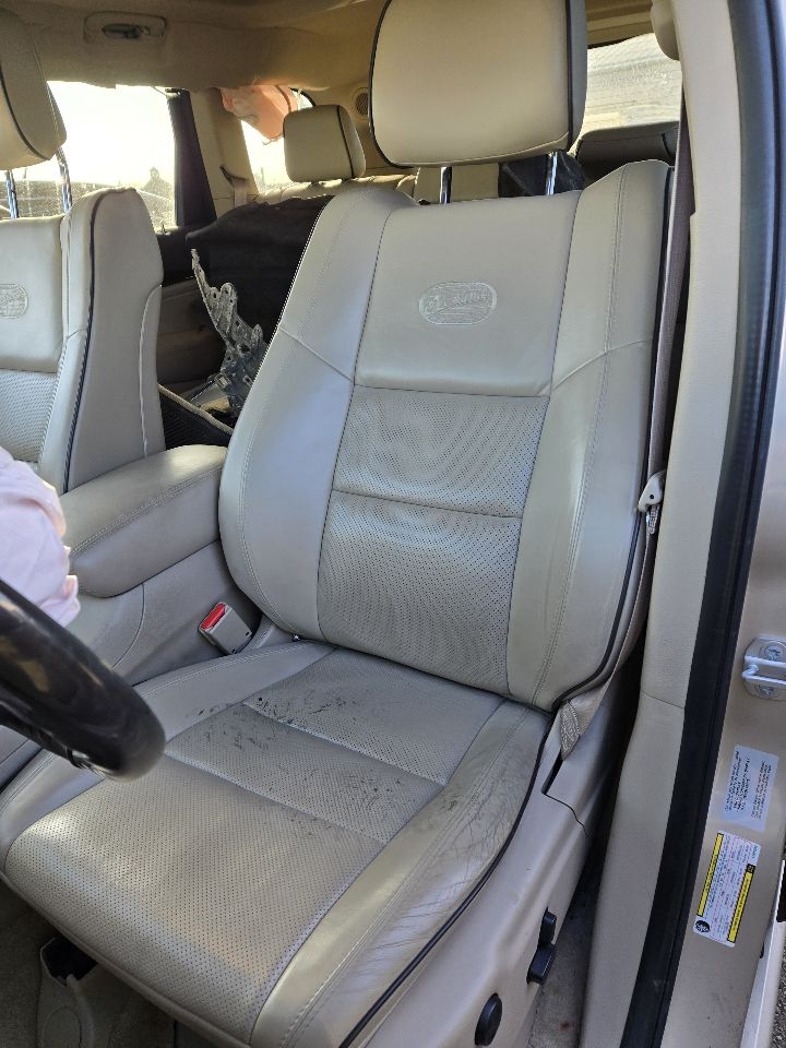 Vehicle/249437_12.jpg