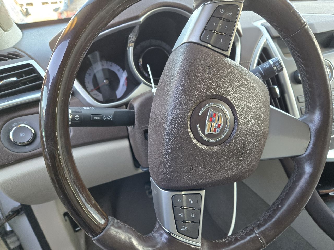 Vehicle/249440_16.jpg