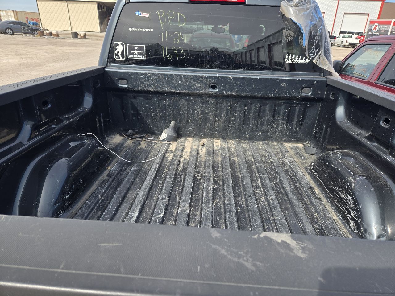 Vehicle/249459_06.jpg