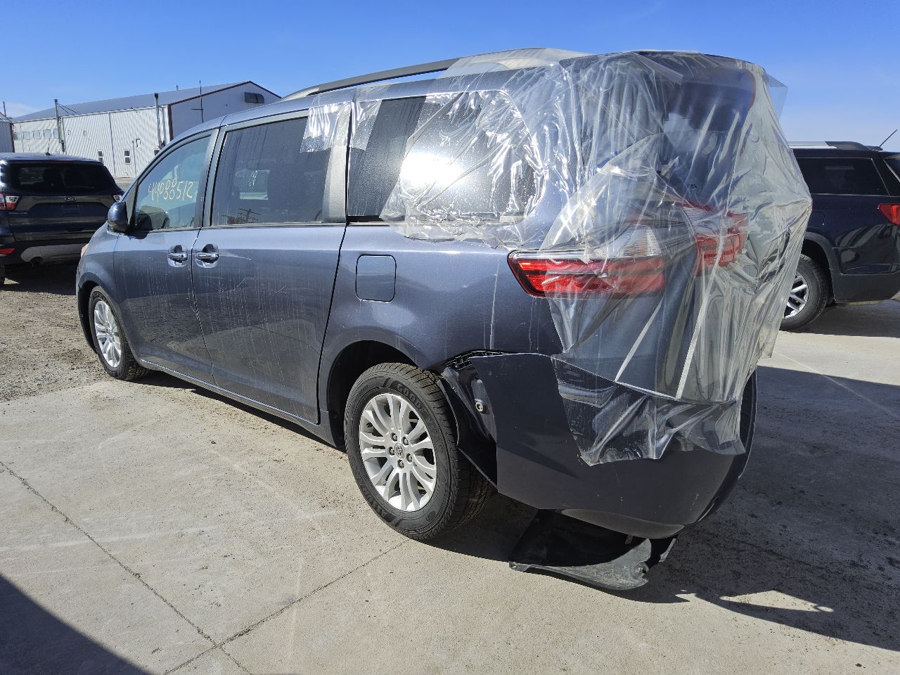 https://f005.backblazeb2.com/file/img-partshotlines-com/Inventory/EX441/Vehicle/249483_02.jpg