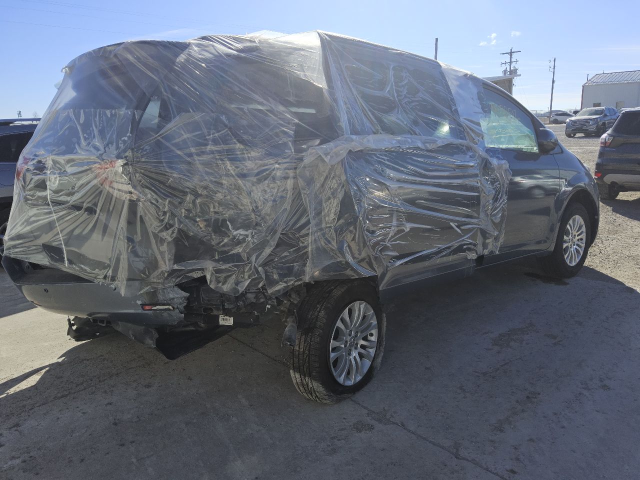 https://f005.backblazeb2.com/file/img-partshotlines-com/Inventory/EX441/Vehicle/249483_03.jpg