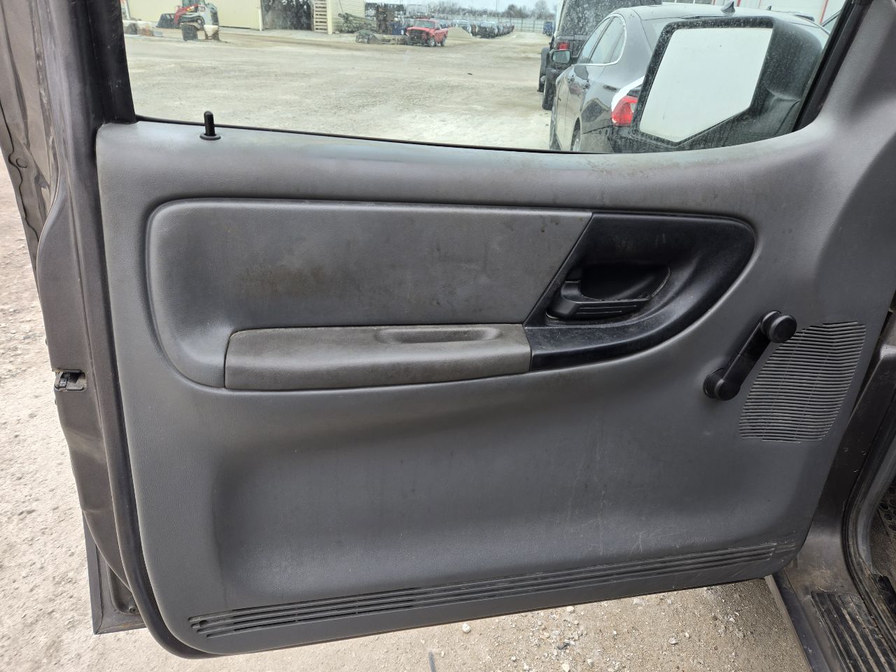 https://f005.backblazeb2.com/file/img-partshotlines-com/Inventory/EX441/Vehicle/249519_12.jpg