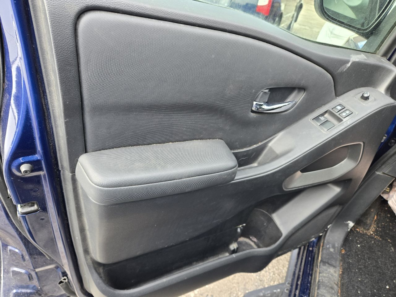 https://f005.backblazeb2.com/file/img-partshotlines-com/Inventory/EX441/Vehicle/249526_11.jpg