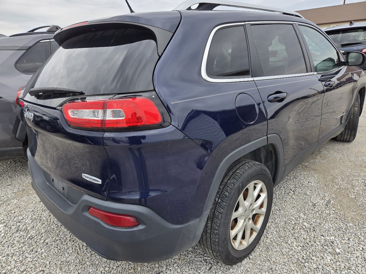 Vehicle/249605_04.jpg