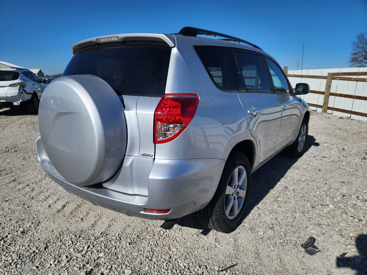 Vehicle/249636_03.jpg