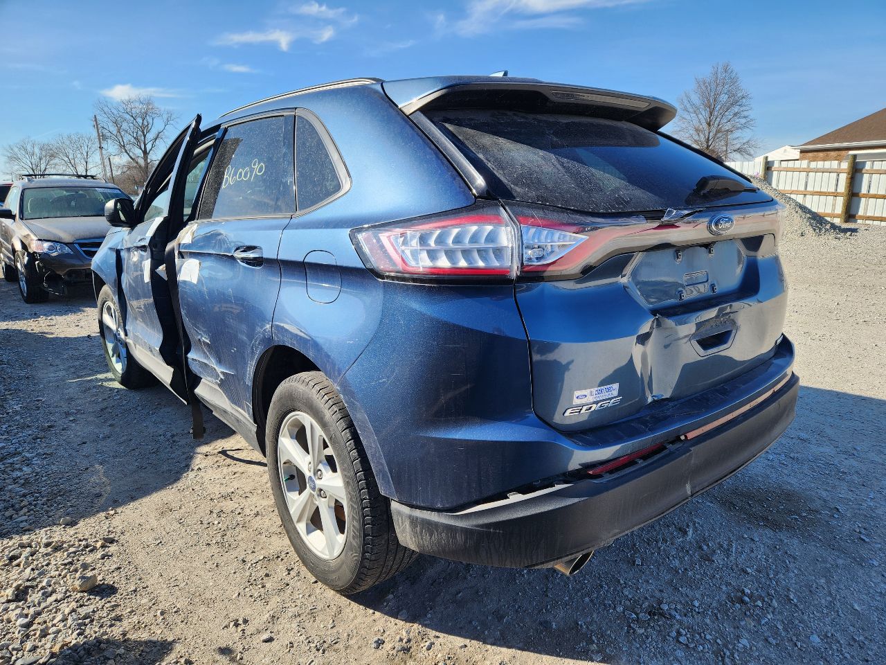 Vehicle/249684_02.jpg