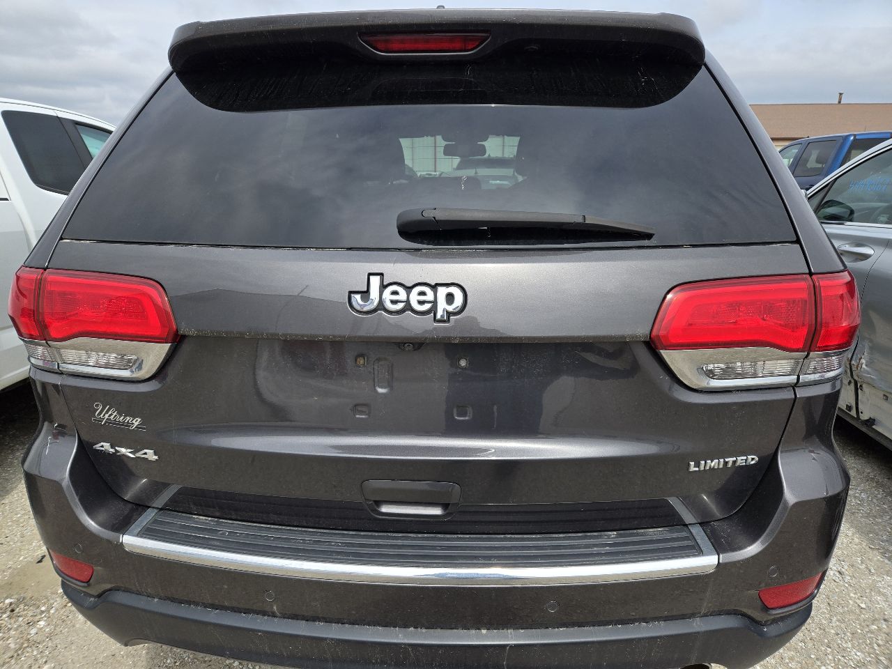 Vehicle/249833_05.jpg