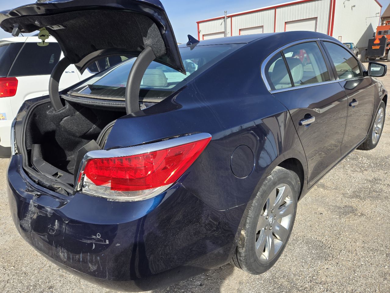 Vehicle/249845_04.jpg
