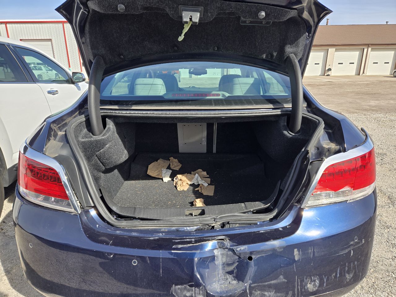 Vehicle/249845_05.jpg