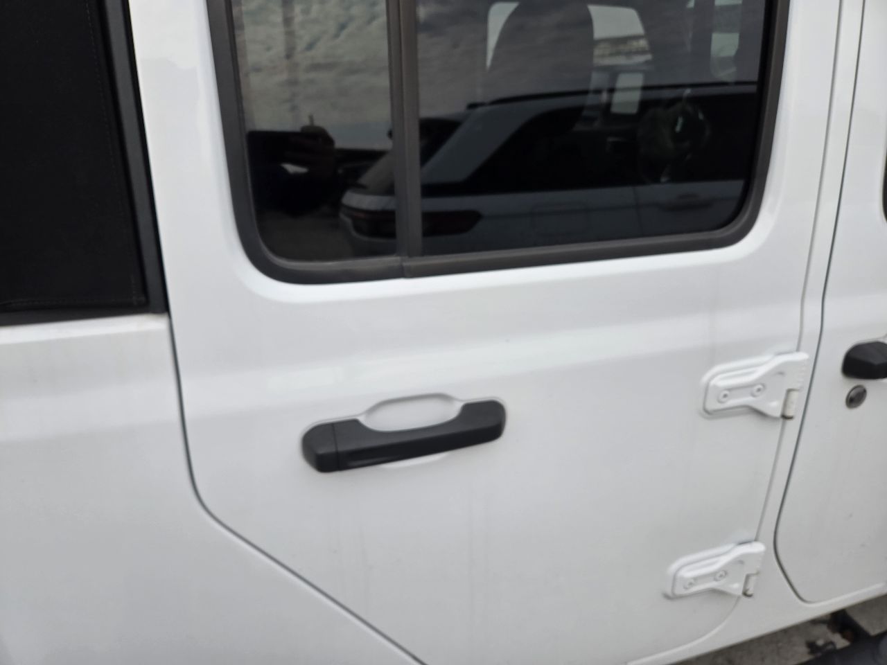 https://f005.backblazeb2.com/file/img-partshotlines-com/Inventory/EX441/Vehicle/249929_07.jpg